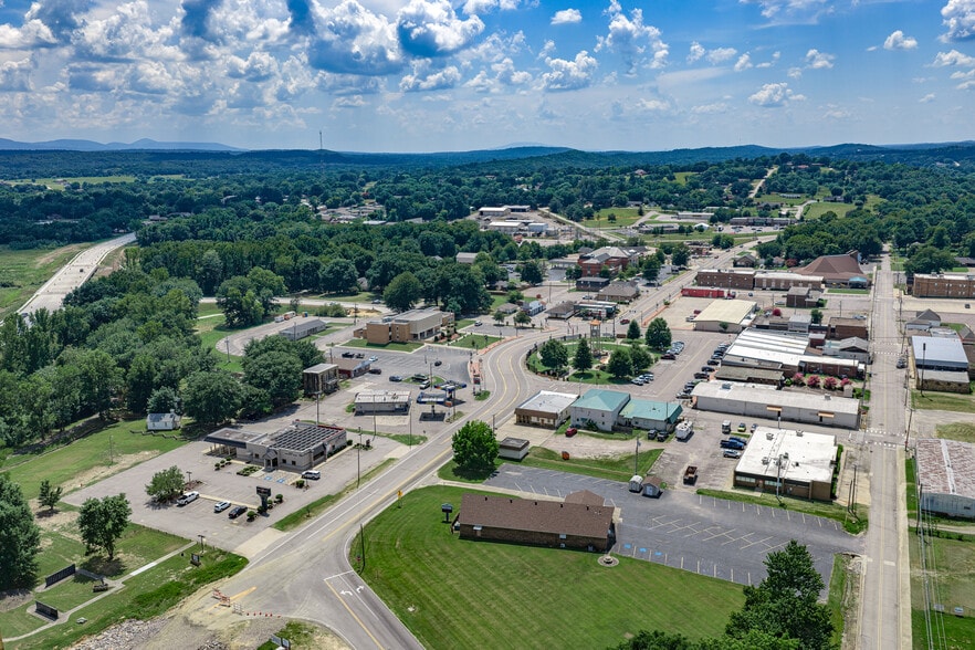 More Photos Of 20 Town Sq, Greenwood Health Club For Sale