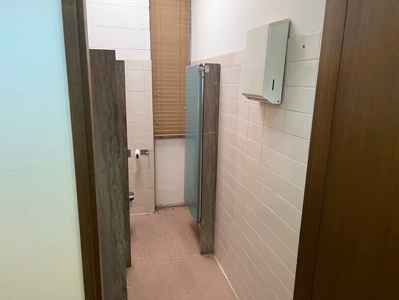 More Photos Of 1950 US Highway 80 E, Abilene Office For Sale