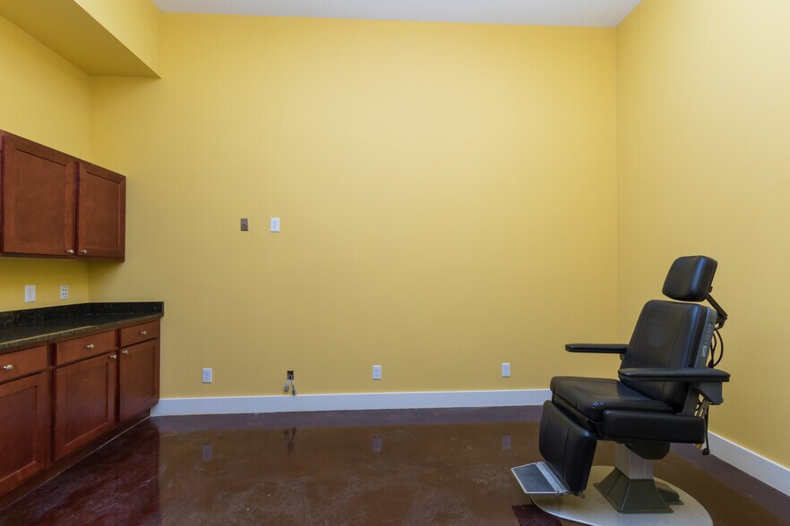 More Photos Of 100 S Greentree Ln, Foley Medical For Sale