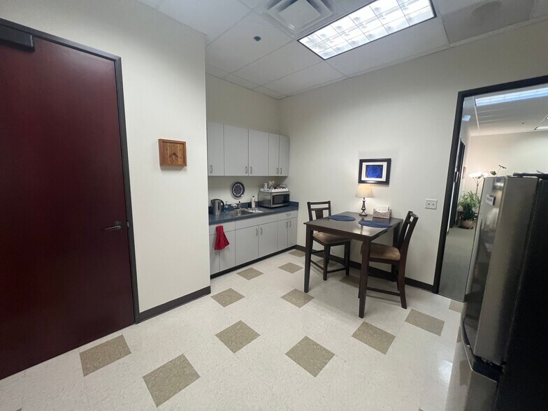 More Photos Of 2040 S. Eagle Road, Meridian Office For Sale