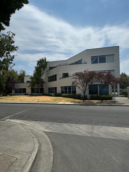 More Photos Of 55 1st St, Lakeport Medical For Sale