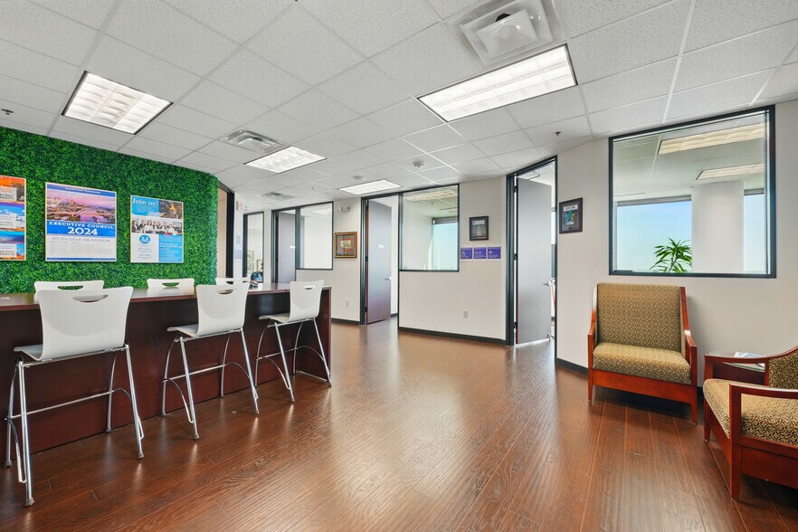 More Photos Of 9999 Bellaire Blvd, Houston Medical For Lease