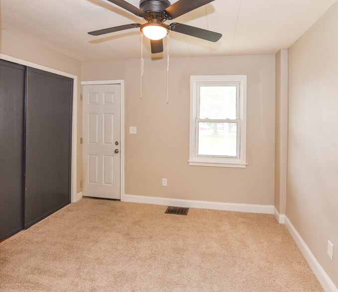 More Photos Of 15 Sollers Point Rd, Dundalk Multifamily For Sale