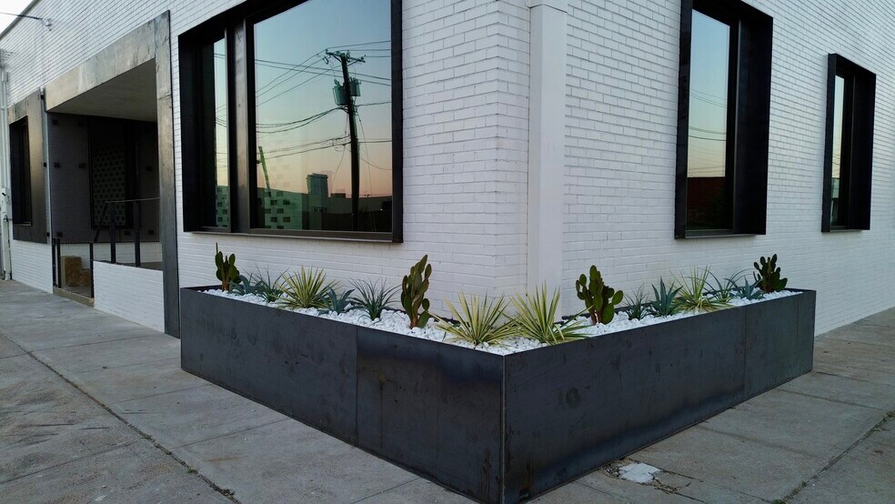 More Photos Of 100 Howell St, Dallas Office For Lease