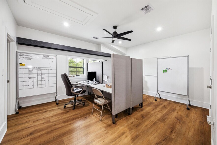 More Photos Of 17810 County Road 125, Pearland Flex For Sale