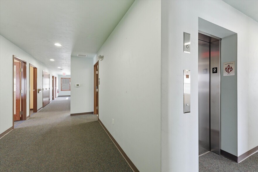 More Photos Of 312 N 5th Ave, Sturgeon Bay Office For Sale