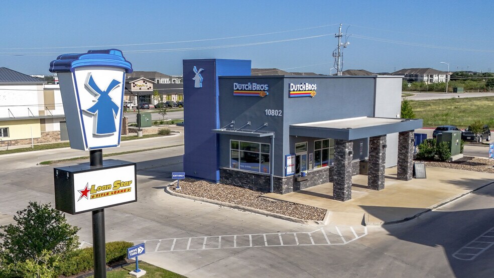 Primary Photo Of 10802 US Highway 290 E, Manor Fast Food For Sale