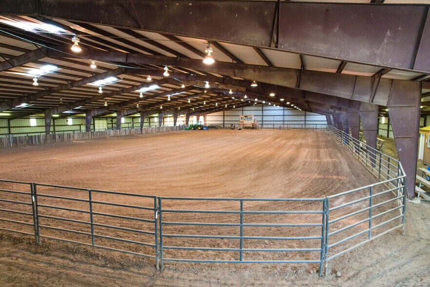 More Photos Of 5871 Roper Rd, Sperry Land For Sale