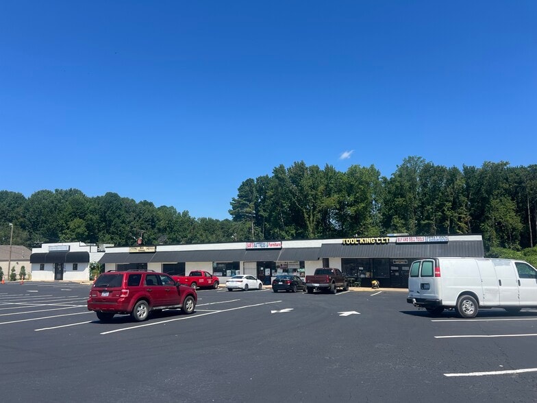 More Photos Of 4701 N Tryon St, Charlotte Unknown For Lease