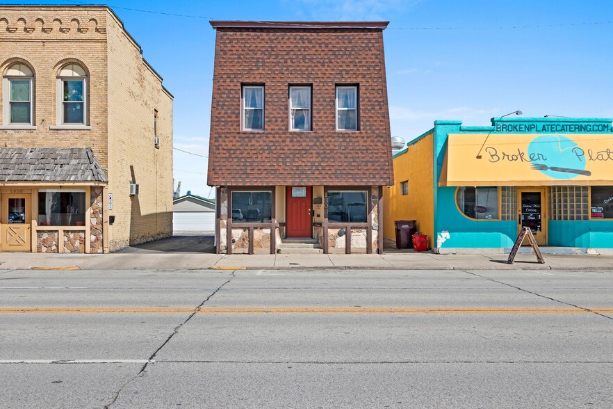 More Photos Of 1308 Washington St, Manitowoc Office For Sale