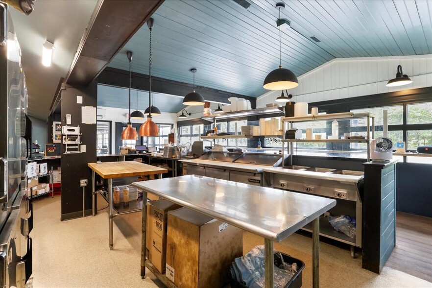 More Photos Of 985 Baltimore Pike, Gettysburg Storefront For Sale