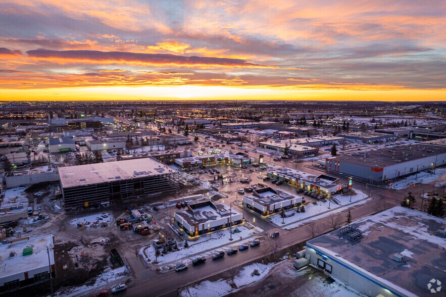 More Photos Of 324 58 Av SE, Calgary Storefront Retail Office For Lease