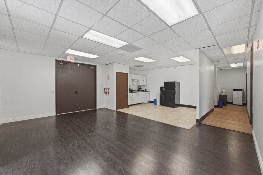 More Photos Of 10505 Sorrento Valley Rd, San Diego Office For Sale