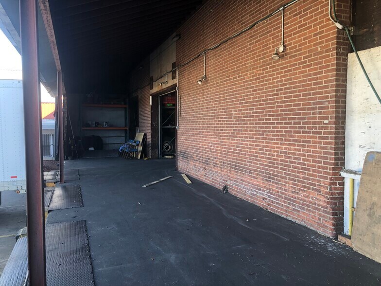 More Photos Of 263-275 Park Ave, East Hartford Warehouse For Lease