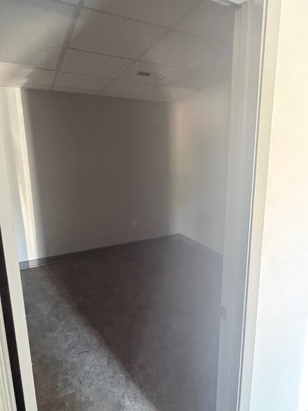 More Photos Of 1950 Wise Dr, Dothan Warehouse For Lease