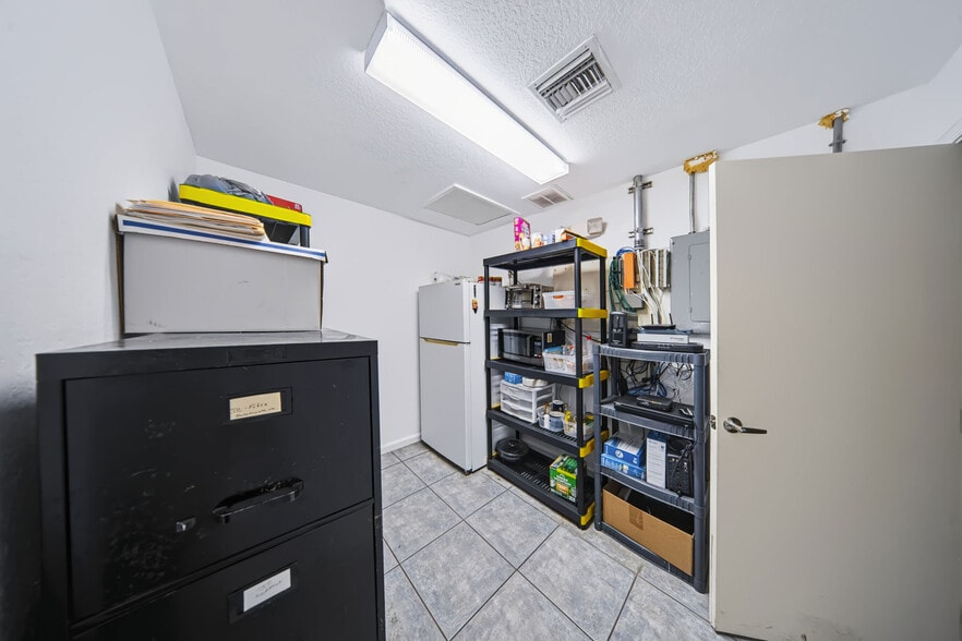 More Photos Of 2422 N Military Trl, West Palm Beach Warehouse For Sale