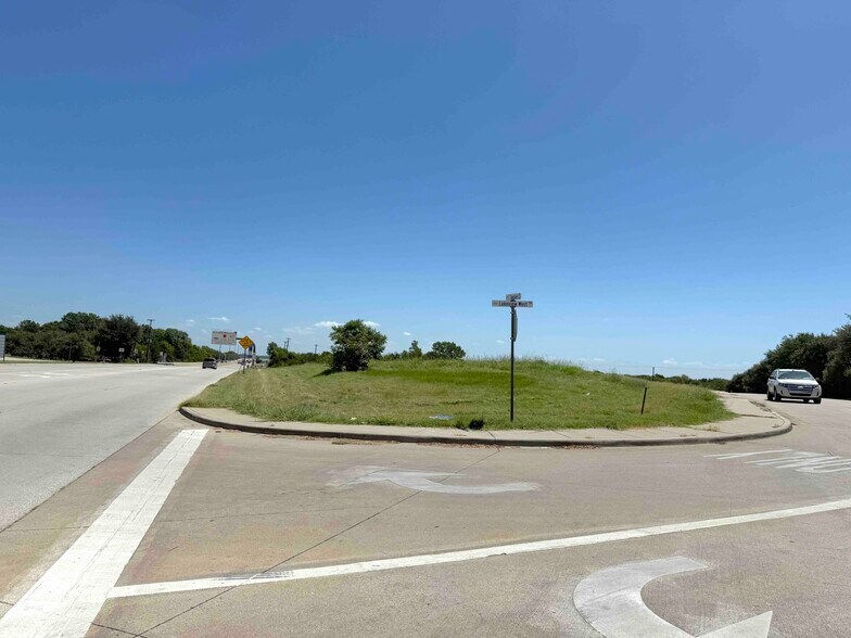 More Photos Of 502 Swisher Rd, Lake Dallas Land For Lease