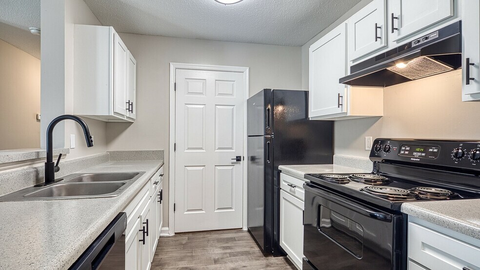 More Photos Of 1201 Edenham Ct, Virginia Beach Apartments For Sale
