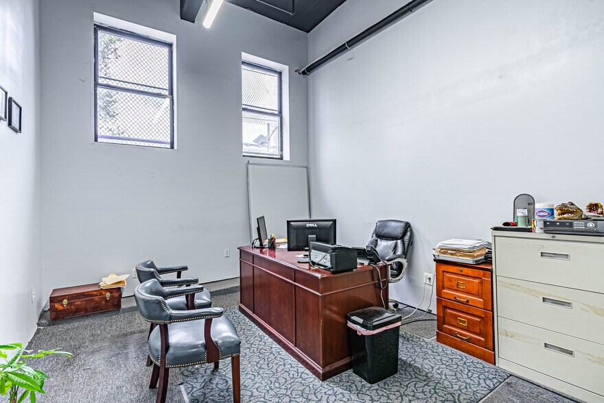 More Photos Of 161 Abington Ave, Newark Warehouse For Sale