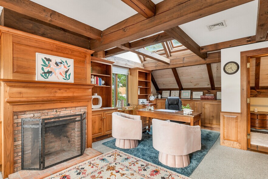 More Photos Of 68 Lyme Rd, Hanover Office Residential For Sale