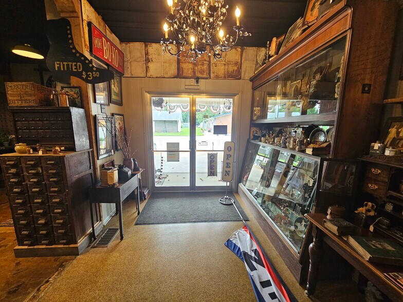 More Photos Of 108 E Madison St, Kirklin Storefront For Sale
