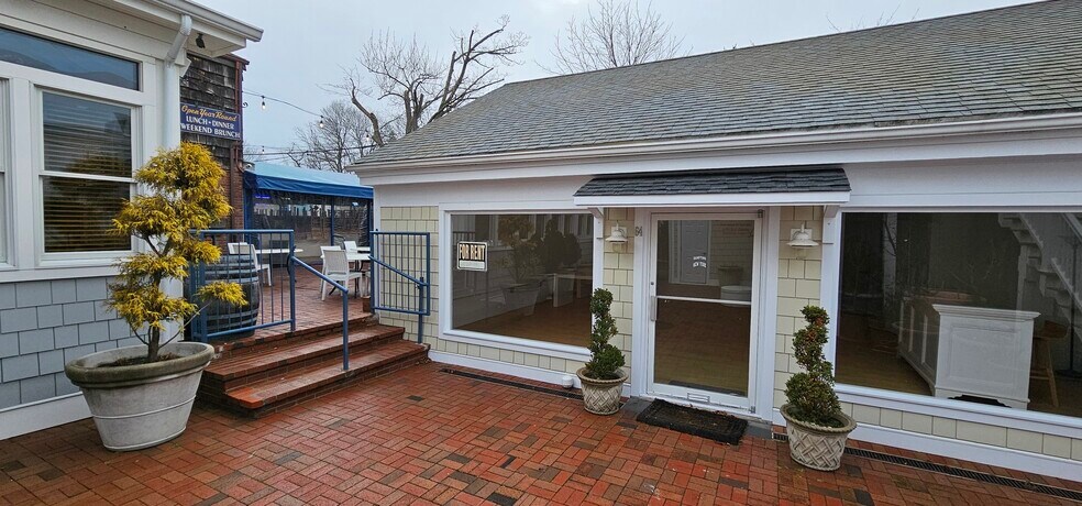 Primary Photo Of 64 Jobs Ln, Southampton Storefront Retail Office For Lease