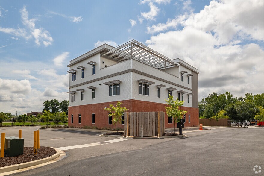 More Photos Of 4917 Centre Pointe Dr, North Charleston Office For Lease