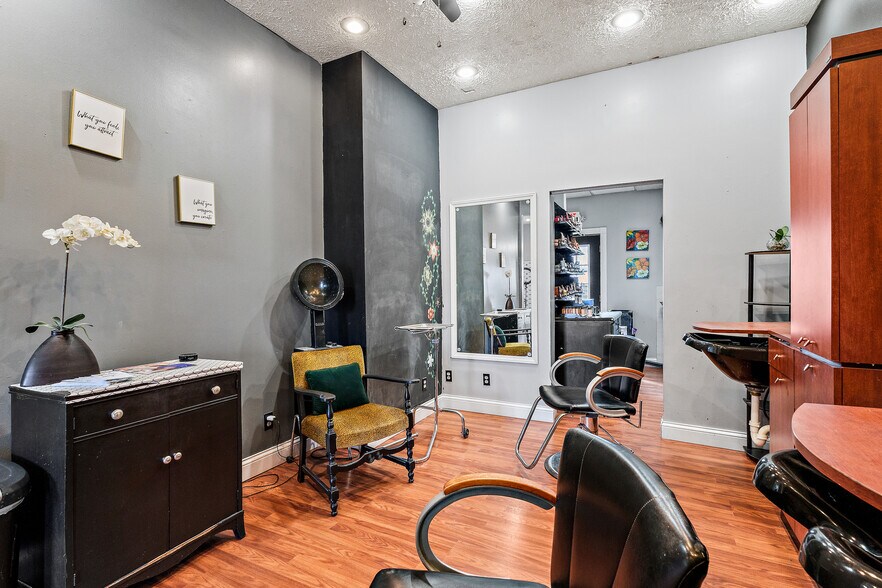 More Photos Of 2048 Winchester Ave, Ashland General Retail For Sale