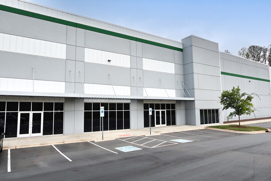 More Photos Of 4250 Business Center Dr, Charlotte Distribution For Lease