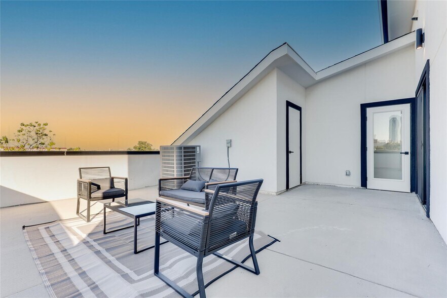 More Photos Of 1512 Seegar St, Dallas Apartments For Sale