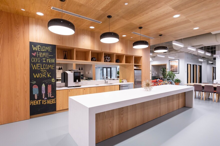 More Photos Of 1201 Fannin St, Houston Coworking Space
