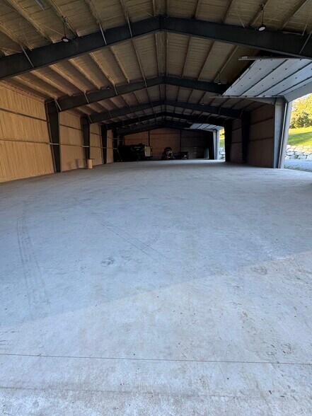 More Photos Of 13403 Stave Lake rd, Mission Warehouse For Lease