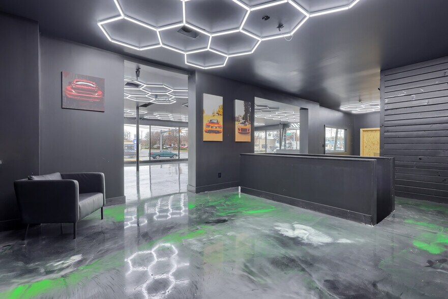 More Photos Of 1310 Manheim Pike, Lancaster Freestanding For Sale