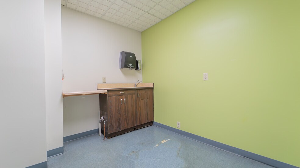 More Photos Of 710 Franklin St, Michigan City Freestanding For Lease