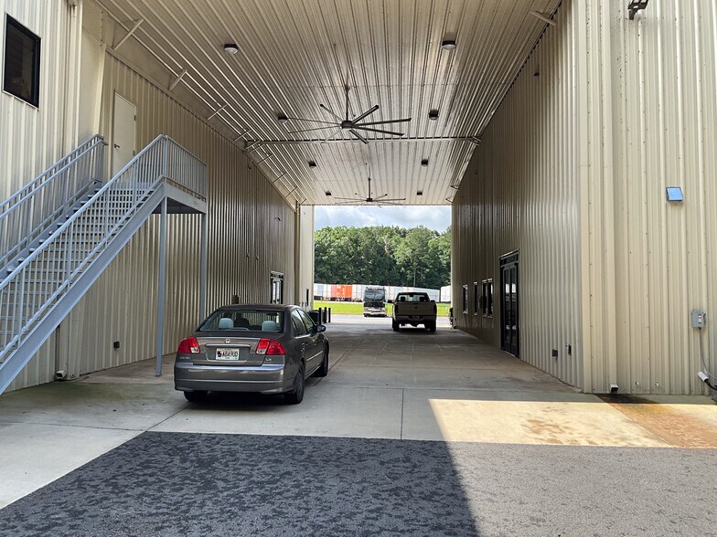 More Photos Of 804 Harmony Rd, Eatonton Showroom For Sale