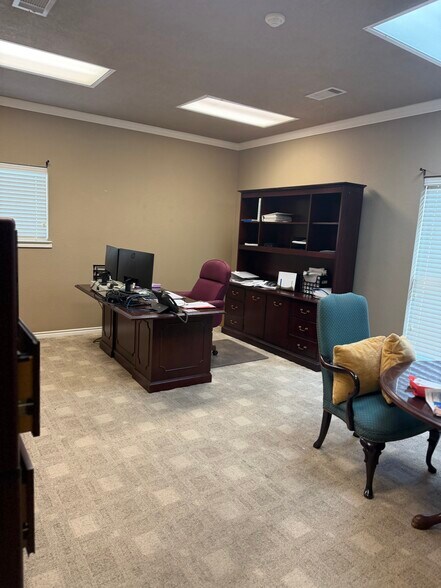 More Photos Of 1480 Cornerstone Ct, Beaumont Office For Sale