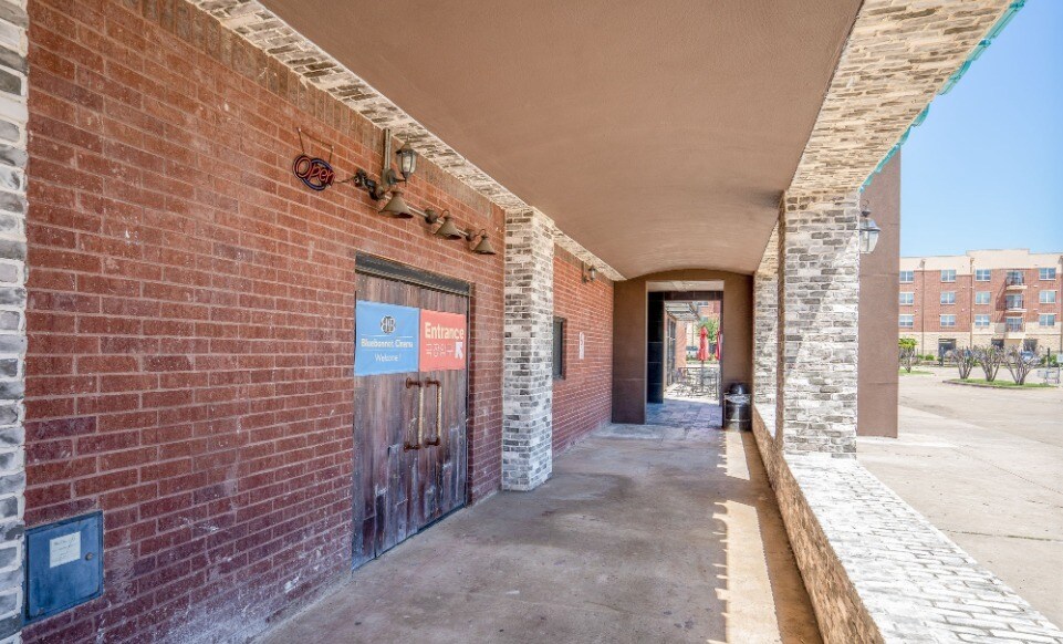 More Photos Of 1130 W Trinity Mills Rd, Carrollton General Retail For Sale