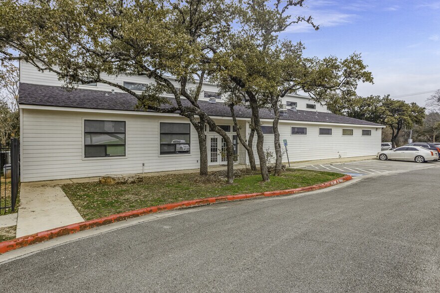 More Photos Of 903 Proton Rd, San Antonio Medical For Sale