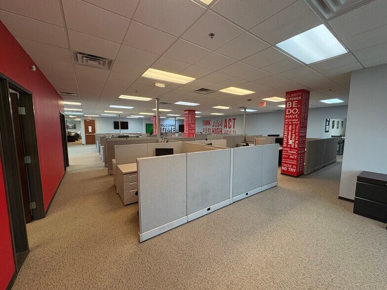 More Photos Of 38219 Mound Rd, Sterling Heights Office For Lease