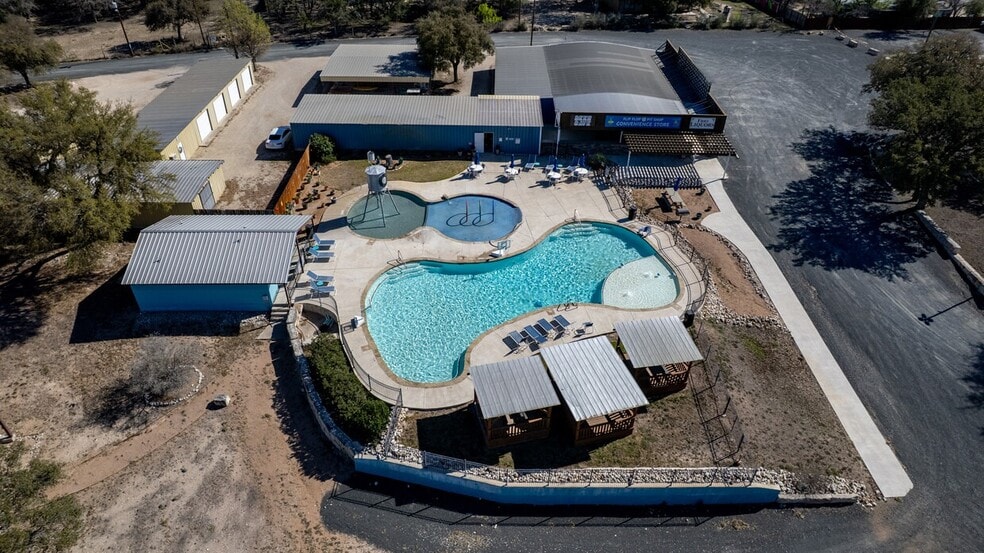 More Photos Of 49 Encino Dr, Concan Convenience Store For Sale