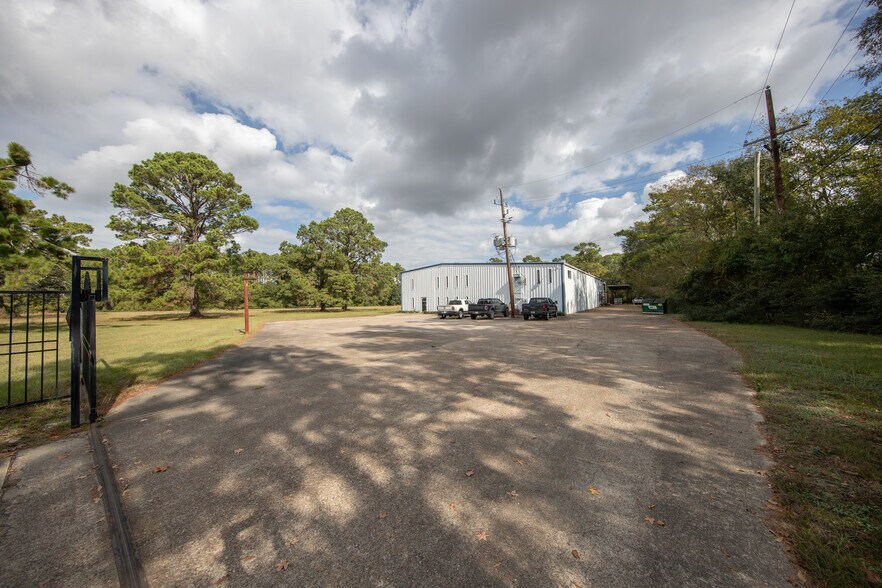 More Photos Of 4421 Theiss Rd, Humble Warehouse For Sale