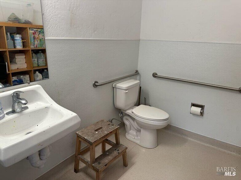 More Photos Of 1547 4th St, San Rafael Storefront Retail Residential For Sale