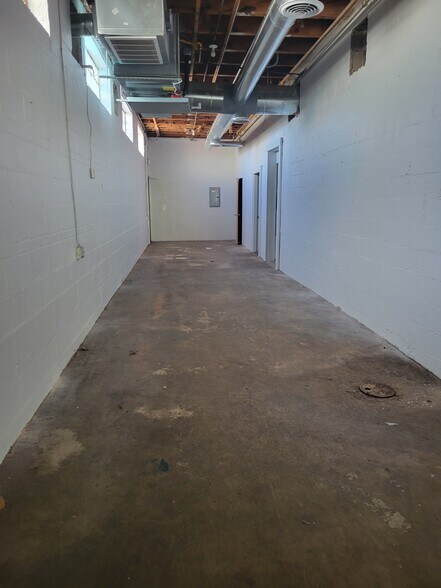 More Photos Of 2412-2414 N Robinson Ave, Oklahoma City Storefront Retail Office For Lease