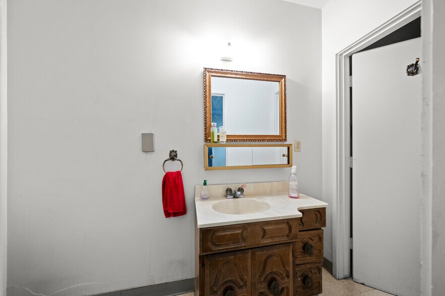 More Photos Of 9200 Lower Azusa Rd, Rosemead Warehouse For Sale