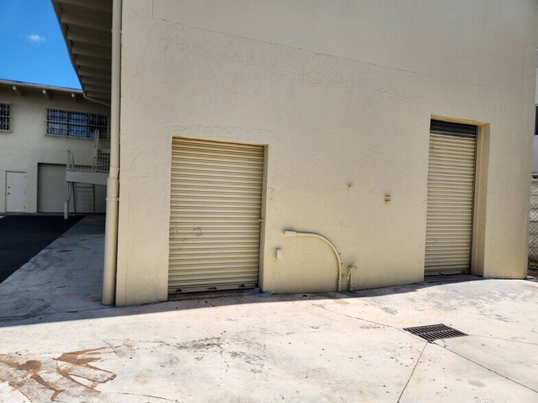 More Photos Of 890 SW 69th Ave, Miami Warehouse For Lease