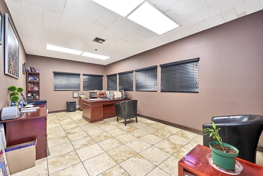 More Photos Of 614 E Walnut St, Carson Warehouse For Sale