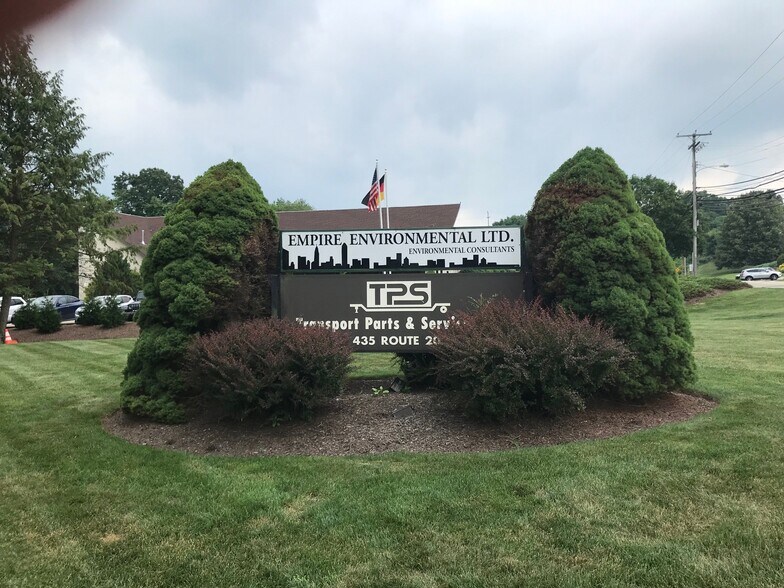 More Photos Of 435 Main Rd, Towaco Warehouse For Lease