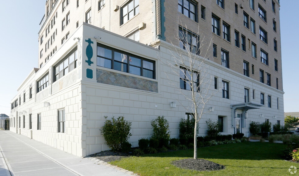 More Photos Of 200 Deal Lake Dr, Asbury Park Apartments For Sale