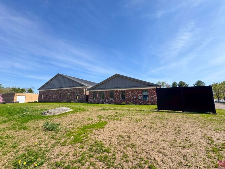 More Photos Of 13 Sycamore Way, Branford Medical For Lease