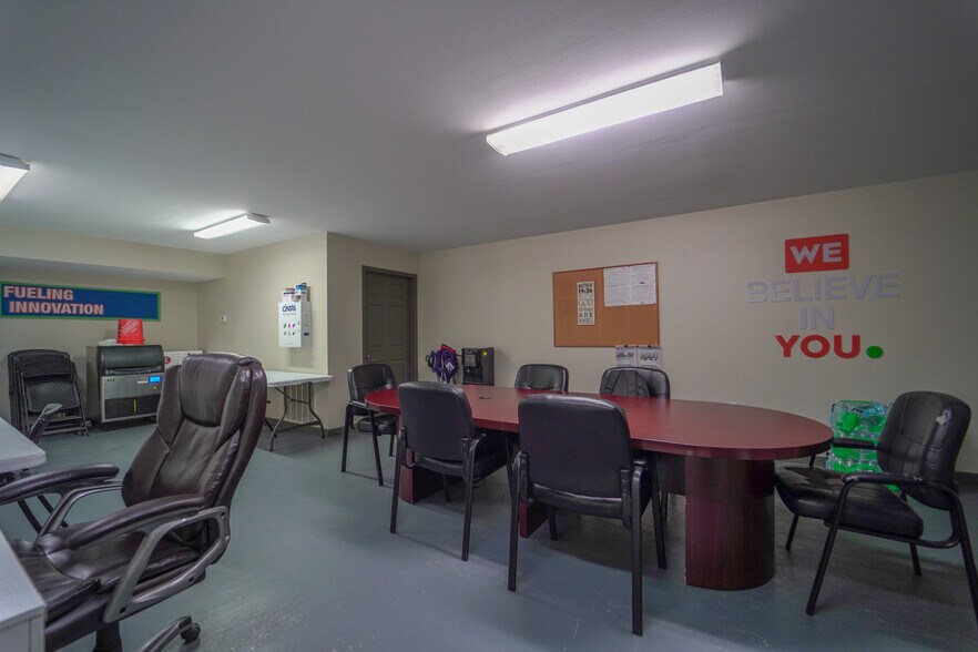 More Photos Of 808 Bob White Rd, Victoria Warehouse For Sale